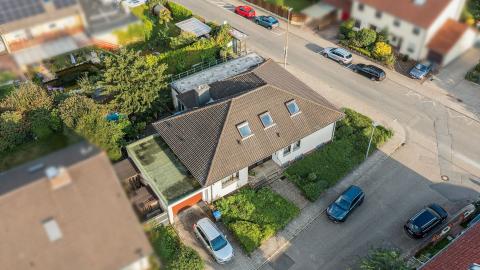 Dieses exklusiv von PlanetHome angebotene Einfamilienhaus befindet sich im südlichen Teil von Bobenheim