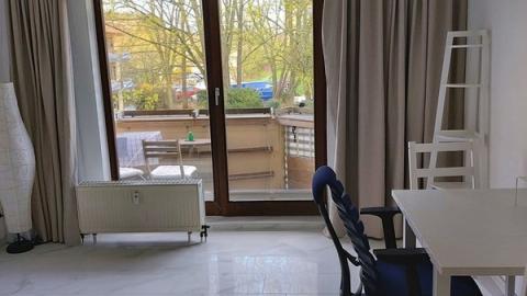 Balkon, Fahrstuhl, Einbauküche Bemerkungen: Eine kleine, schöne Küche ist in der Wohnung bereits eingebaut