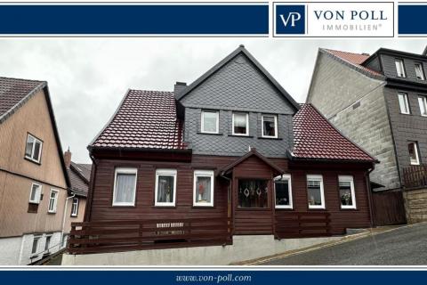 Zum Verkauf steht ein modernisiertes Einfamilienhaus im Ortskern von St. Andreasberg, inmitten des charmanten