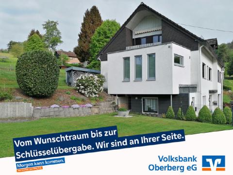 Diese gepflegte Immobilie befindet sich in beliebter Lage von Wiehl-Großfischbach. Alle Einrichtungen