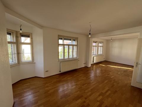 Zum Verkauf steht eine leerstehende 3-Zimmerwohnung in exzellenter Lage in 86199 Augsburg-Göggingen.