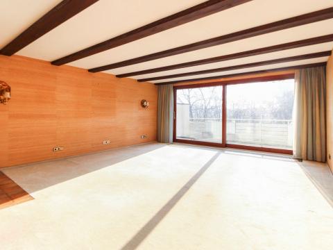  In einer ruhigen Umgebung von Stuttgart, optimal als Ihr neues Eigenheim Tolle Außenbereiche: 2 Balkone