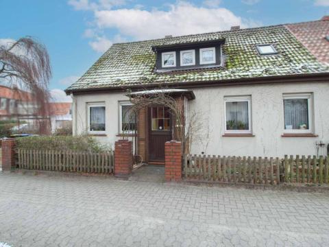  In einer zentralen Umgebung von Celle, ideal als Ihr neues Eigenheim Erholung pur: Der Garten auf ca